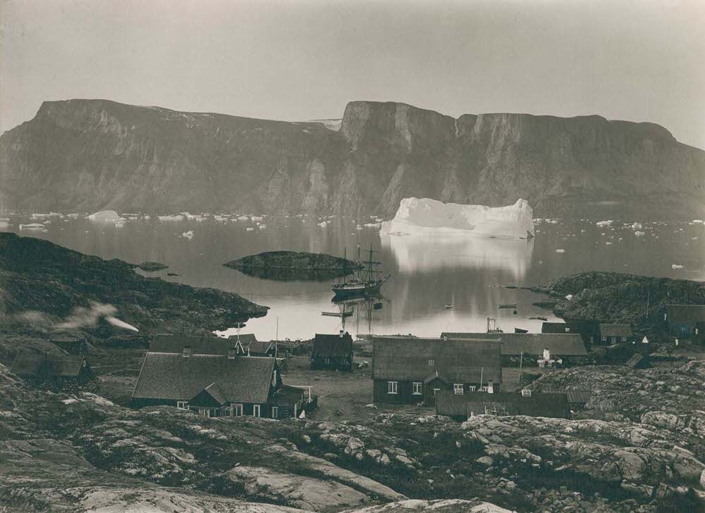 The town of Uummannaq seen from the west, 1890s