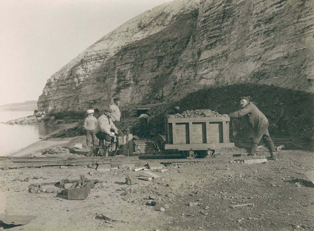 Miners outside the coal mine at Qaarsuarsuk, 1890s