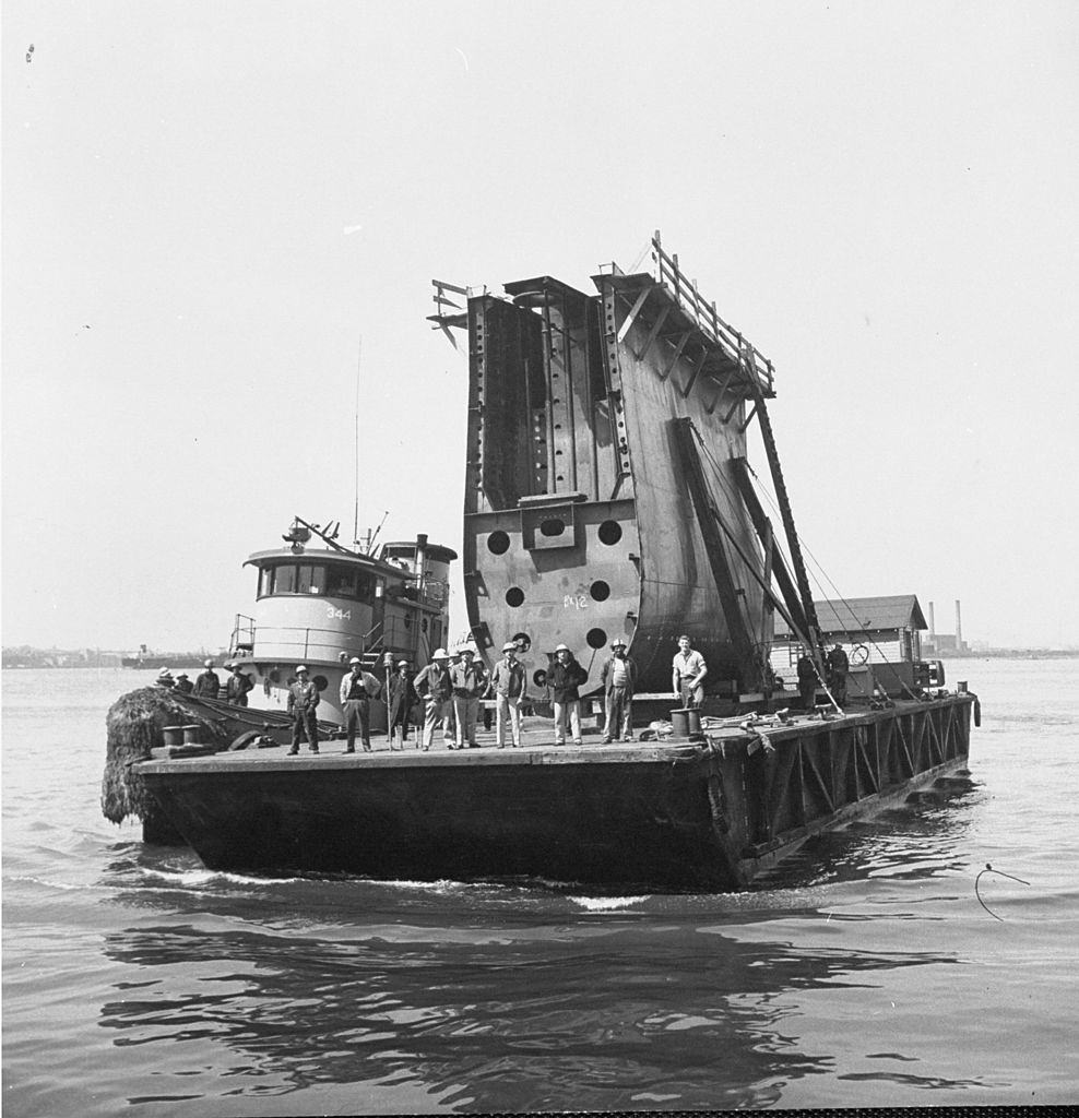 Ferrying bow taken from the Hornet barge bringing Wasp's new front from Brooklyn to Bayonne, 1952.