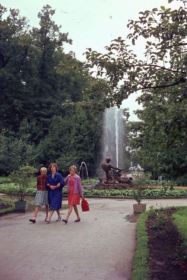 Samson Fountain in Peterhof, 1963
