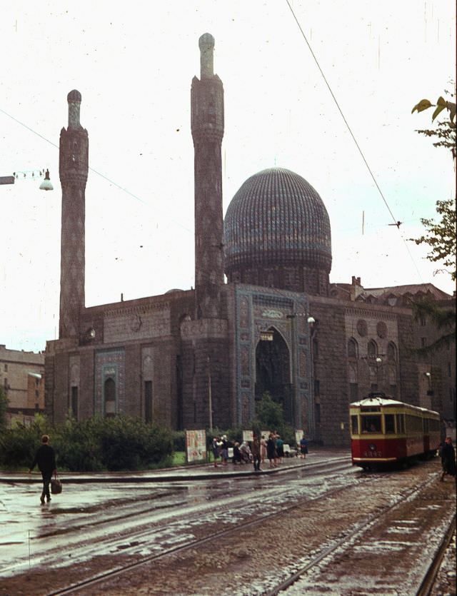 The Blue Mosque in Leningrad, 1963