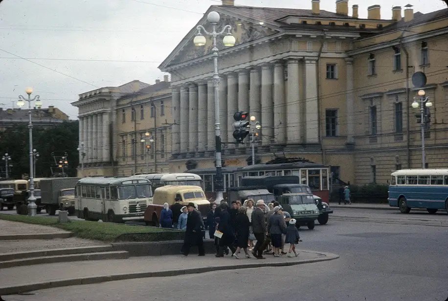 A square in the center of St. Petersburg