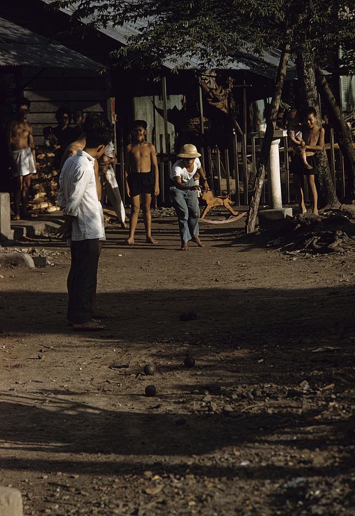 The district of Cholon in Saigon, 1961.