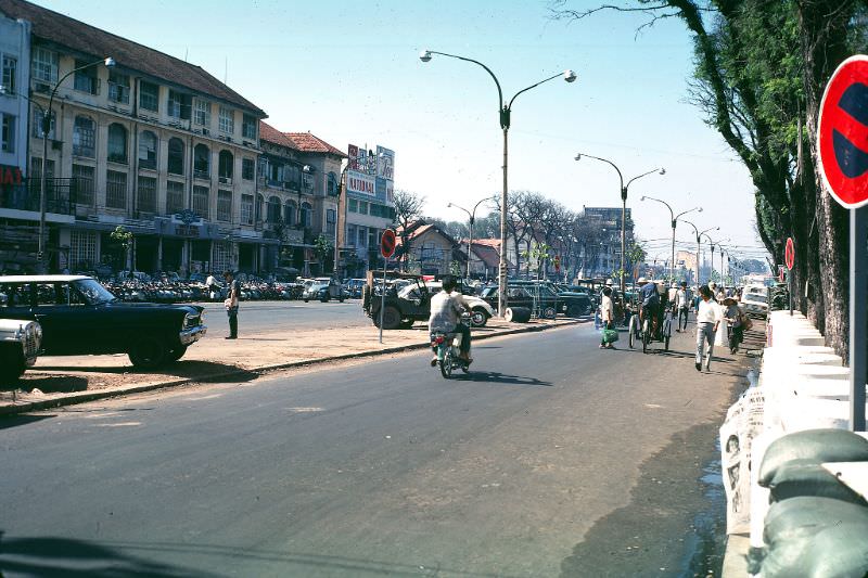 Saigon street scenes, 1968