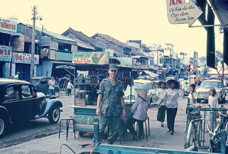 Việt T(â)n tailor, 197 Đề Thám street, Saigon, 1968