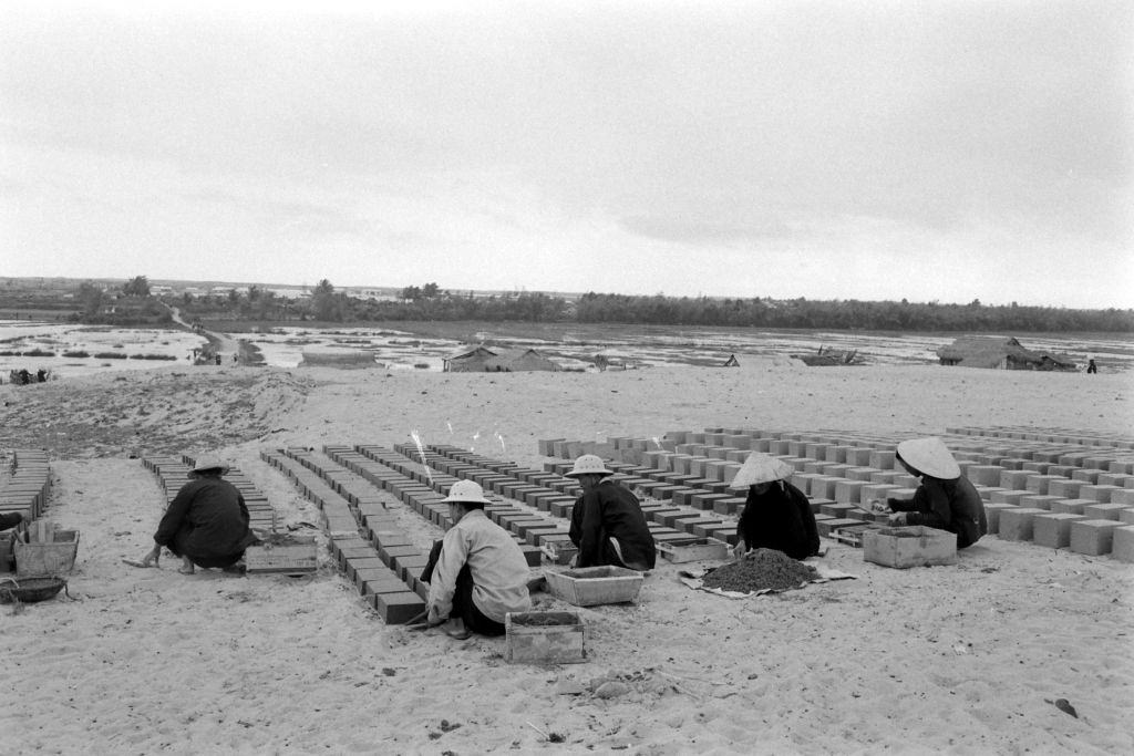 South Vietnamese refugees, Vietnam, 1964