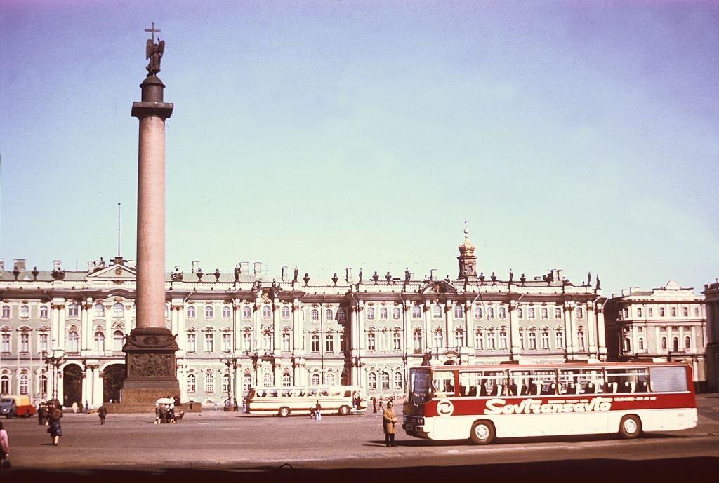 Dvortsovaya Square, 1970.