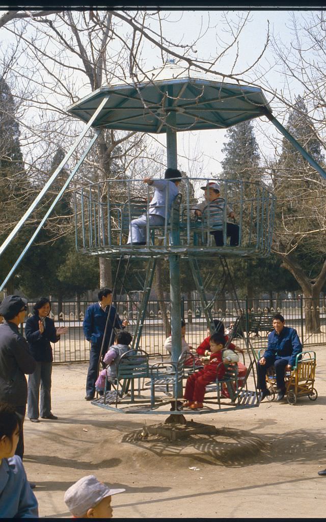 Roundabout, Tiantan Park