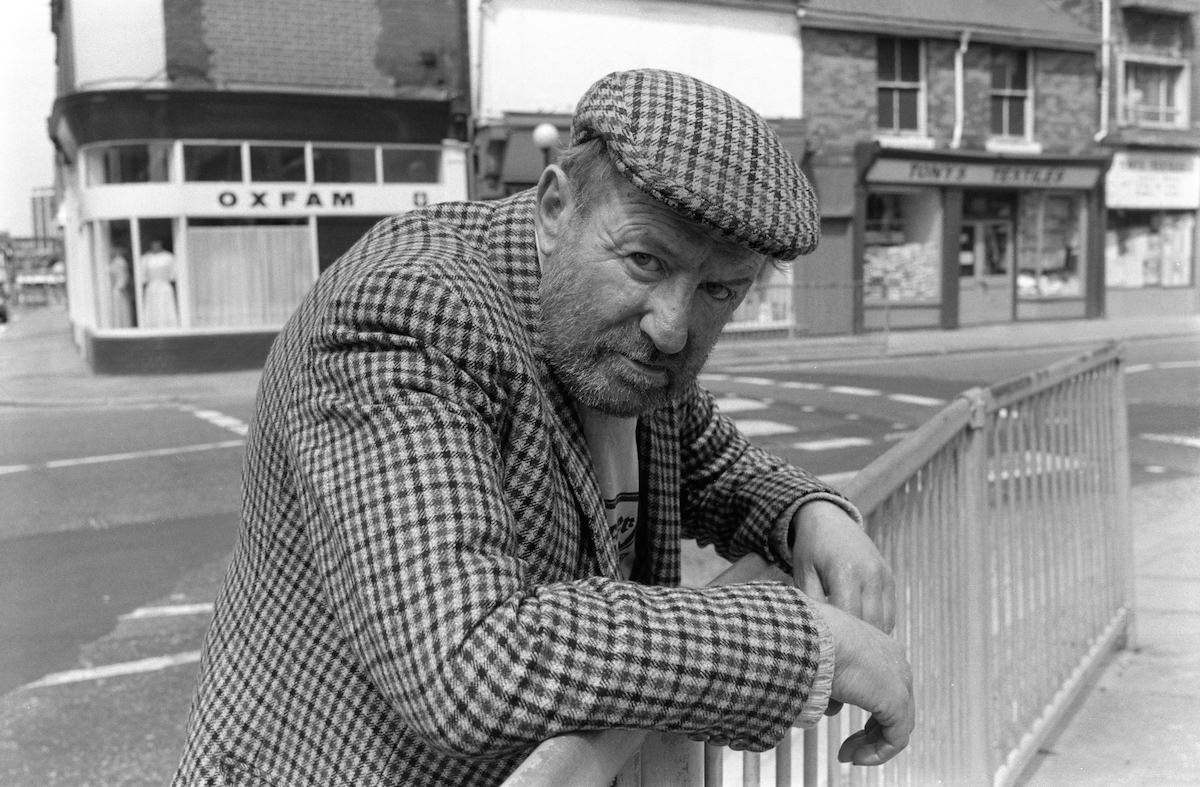 Man on street corner, Anne St, Carr Street, Hull, 1988
