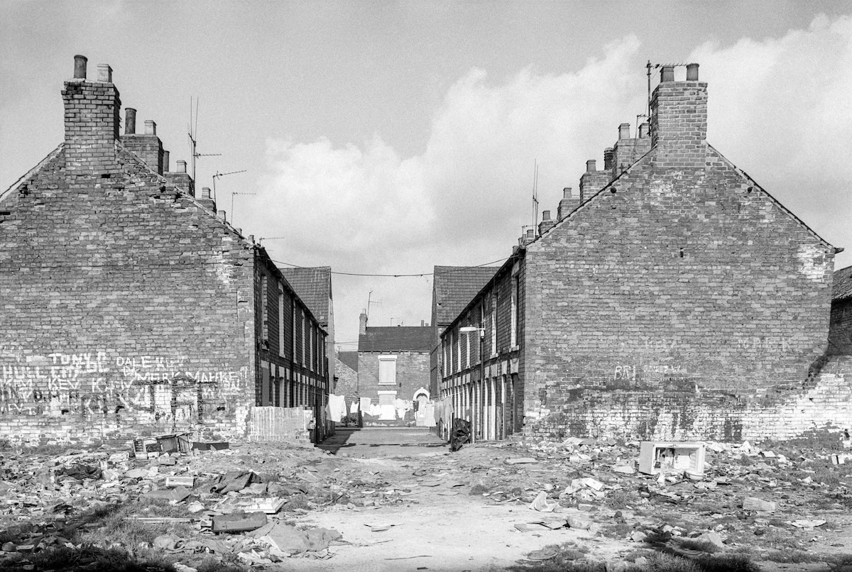 Terrace, West Dock Avenue area, Hull, 1981