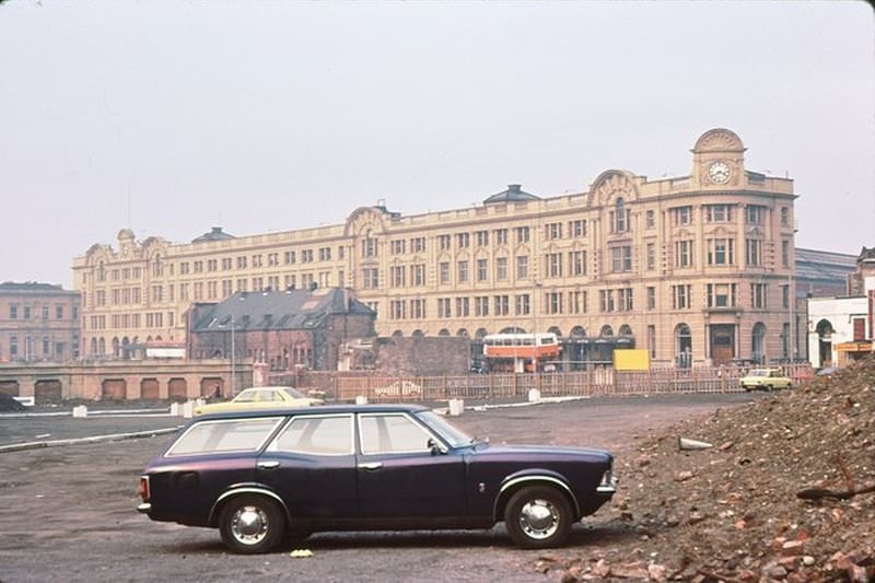 Victoria Station 1982