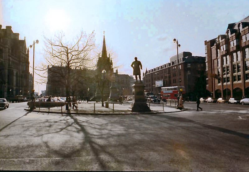 Albert Square, 1985