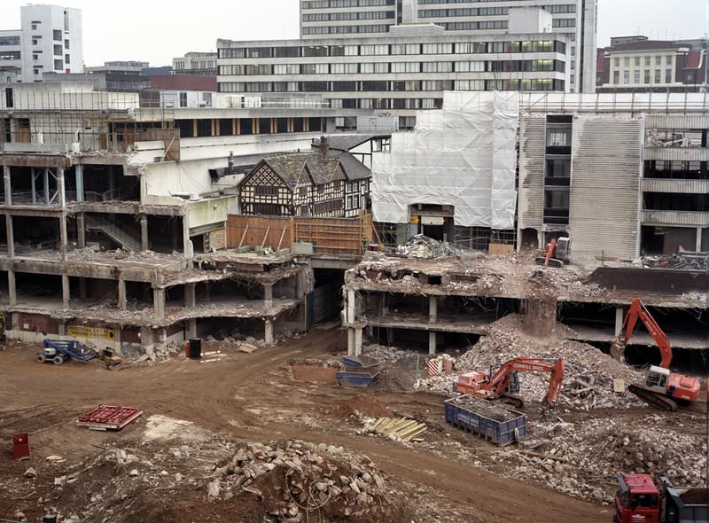 Construction work following the IRA bomb of 1996