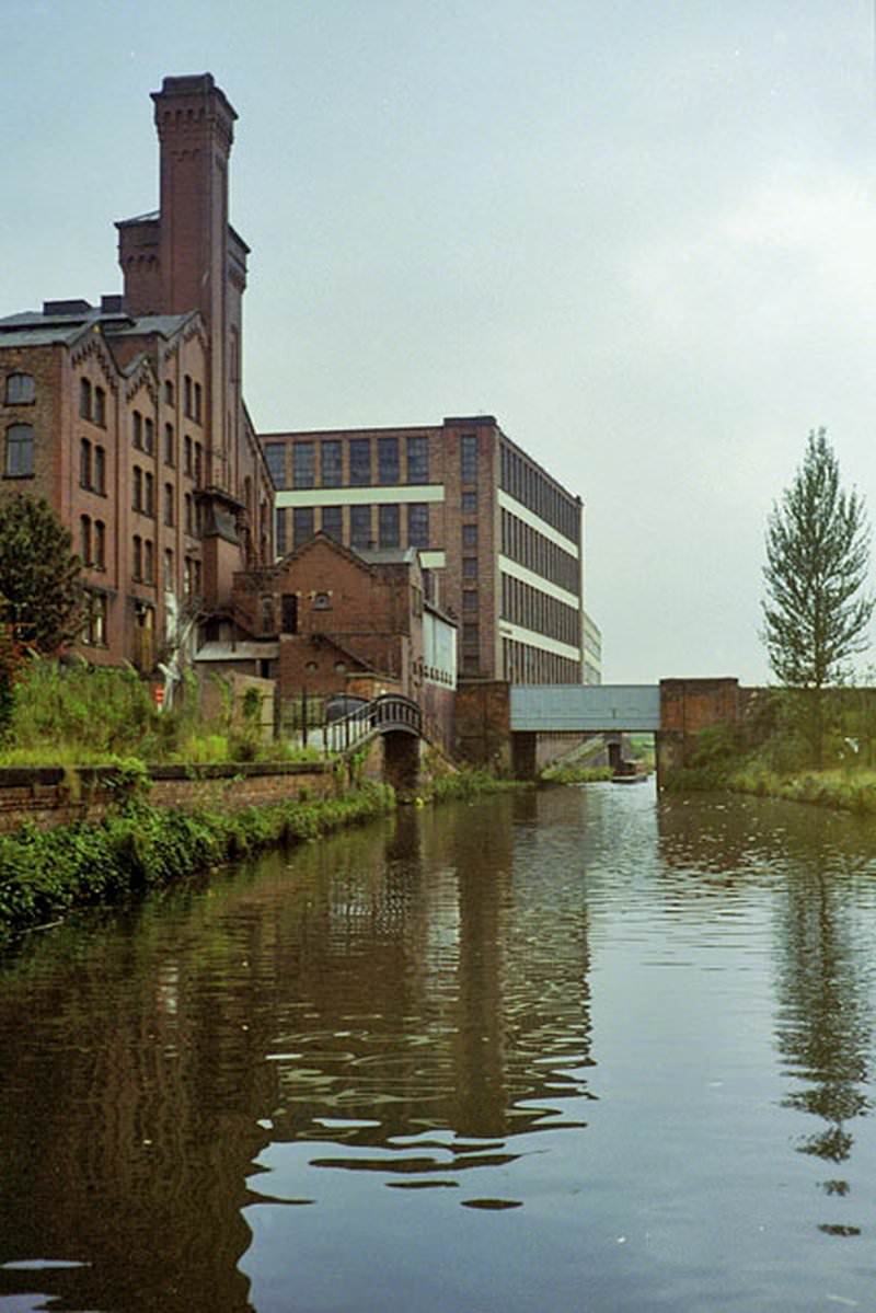 Bridgewater Canal and former flour mill, 1990.