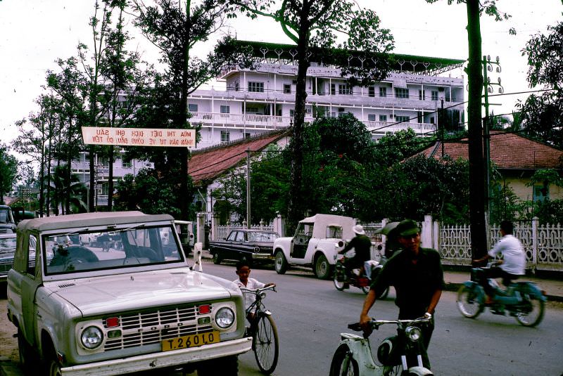 Can Tho street scenes, 1968