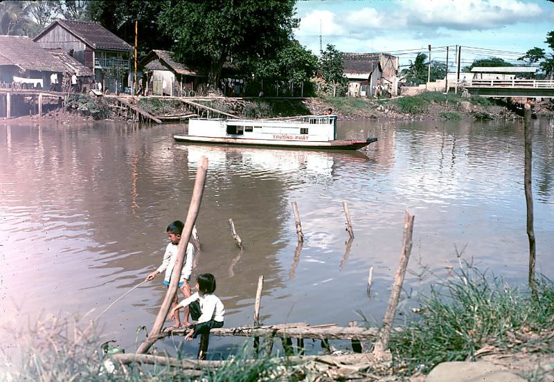 Can Tho canal boat, 1968