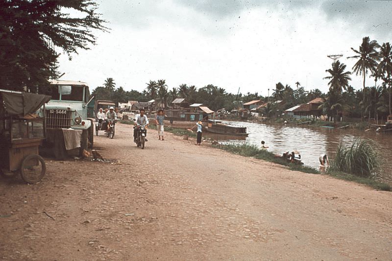 Life along the canal in Can Tho, 1968