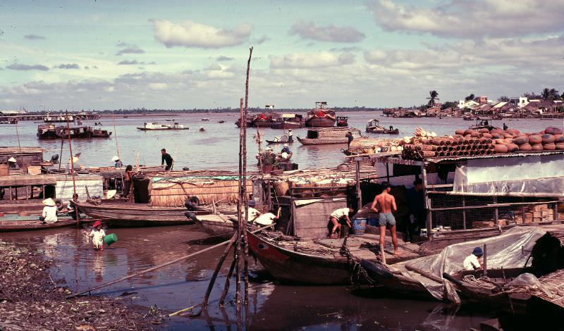 River commerce, 1968