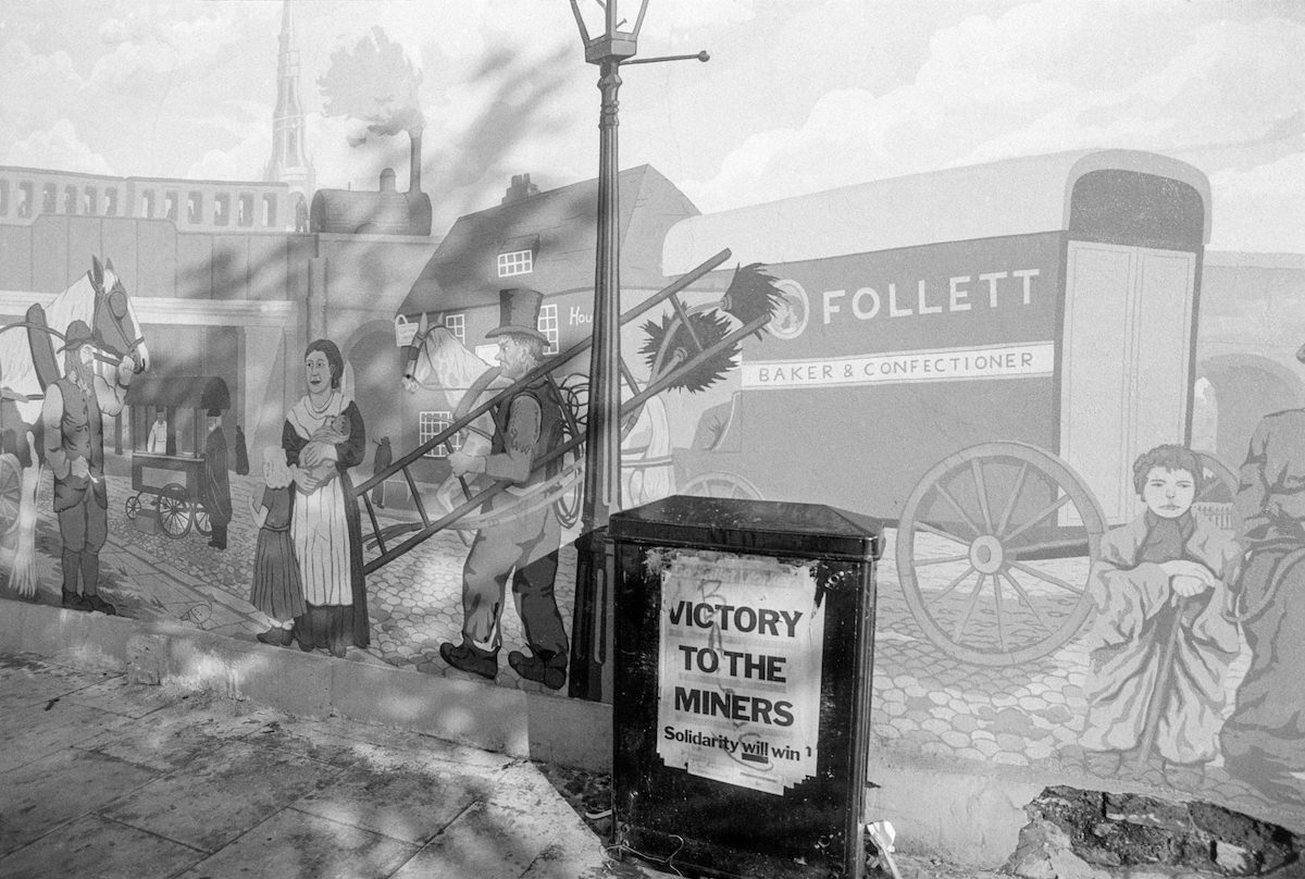 Mural, Deptford Train Yard, Douglas Way, Deptford, 1984