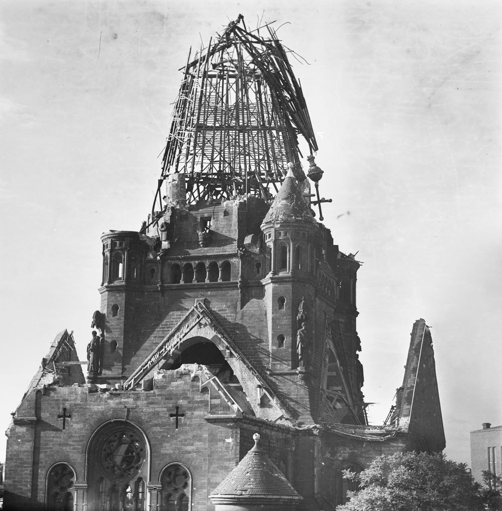 The ruin of the Jakobikirche in Dresden, 17 September 1945.