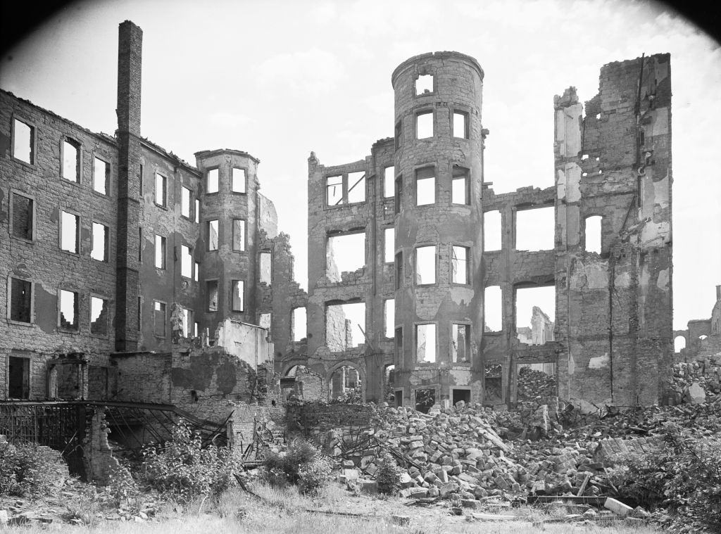 The ruins of the graphic buildings in the Lindenaustraße no 11.