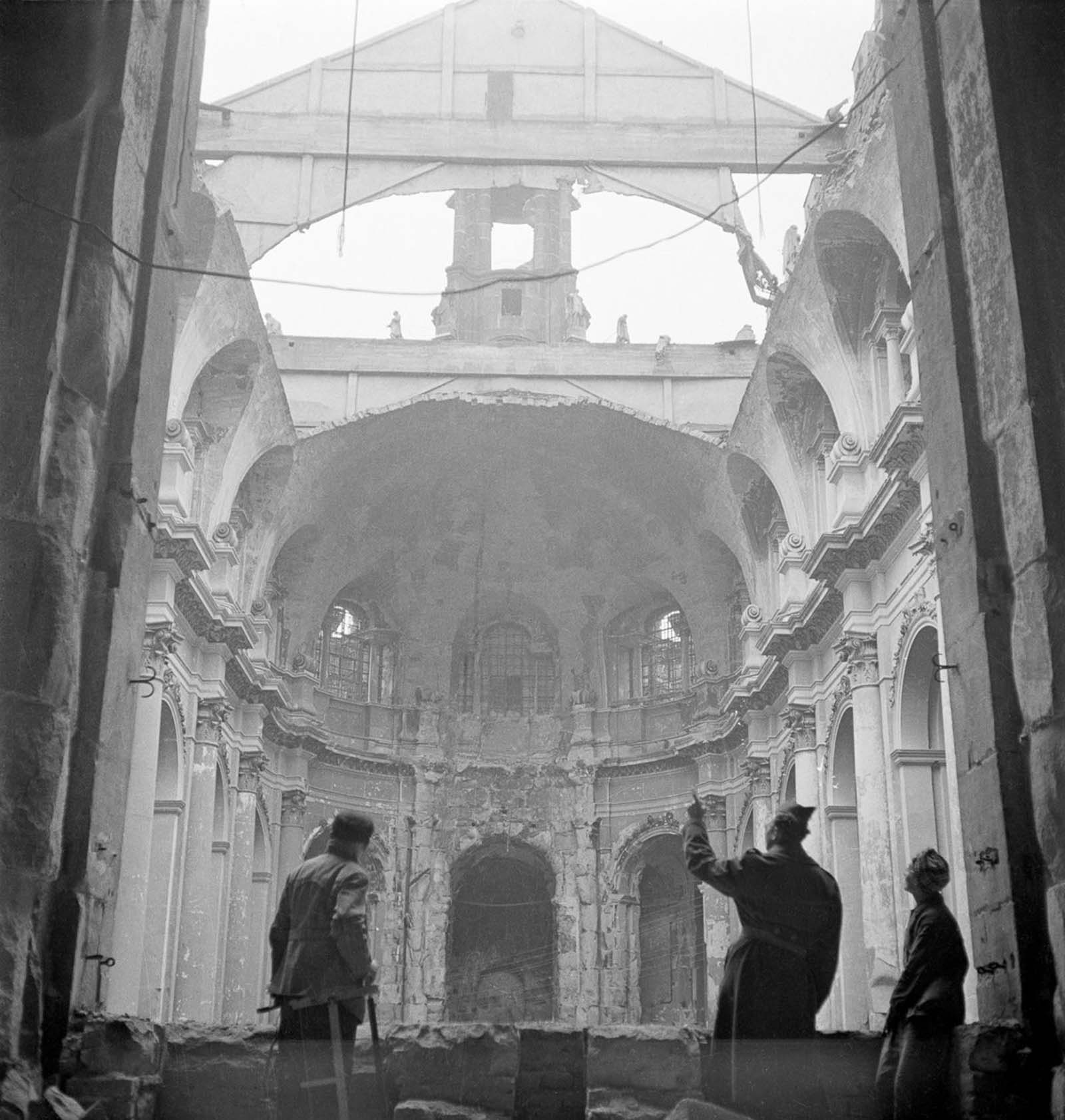 Rebuilding Dresden, 1946.