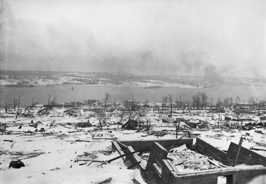 A robbanás fél mérföldes körzetében mindent teljesen felszámoltak.  1917. december 6