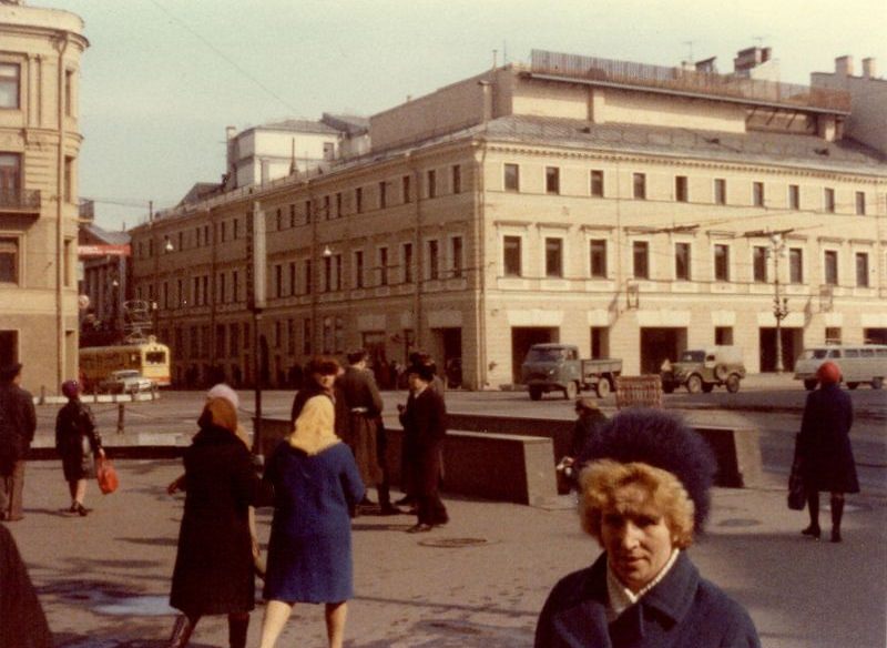 Nevskiy Prospekt street scene, Leningrad, 1976