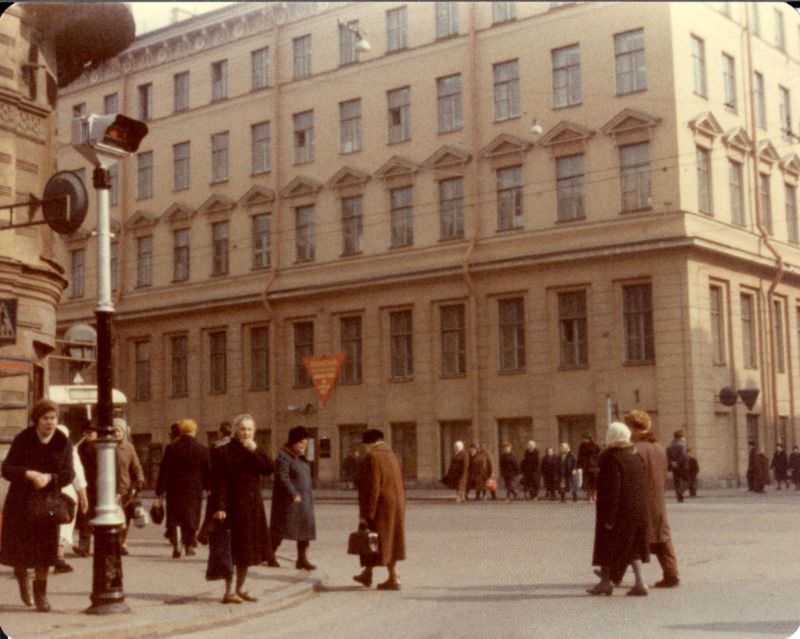 Nevskiy Prospekt street scene, Leningrad, 1976