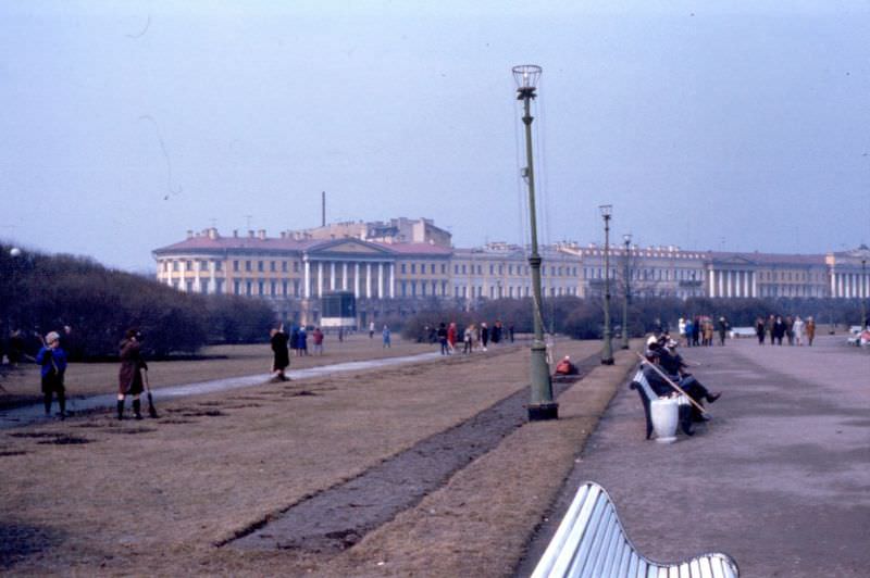 Field of Mars, Leninskii subotnik, Leningrad, April 1977