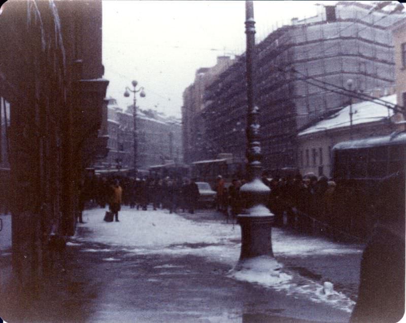 Near Ploshchad Vosstaniya, Leningrad, 1977