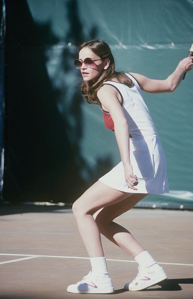 Pamela Sue Martin playing tennis, 1981.