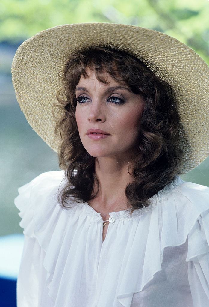 Pamela Sue Martin white dress and hat, 1982.