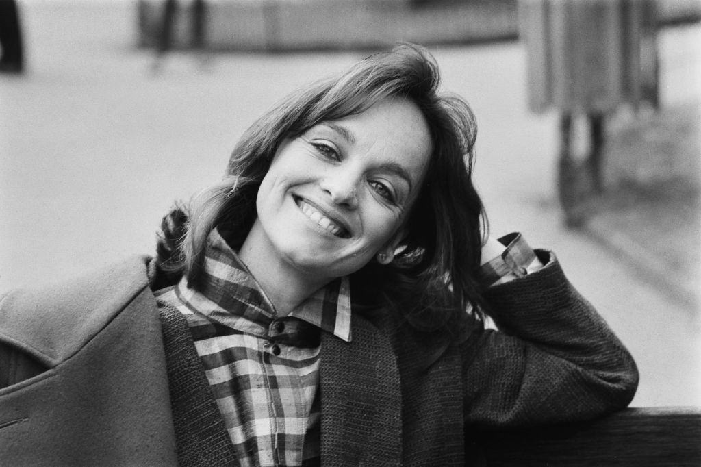 Pamela Sue Martin in UK, 1985.