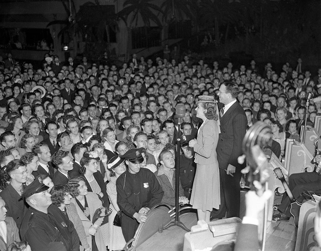 Allen with husband George Burns went on a whistle-stop tour of the western U.S. In Salt Lake City, 1940.