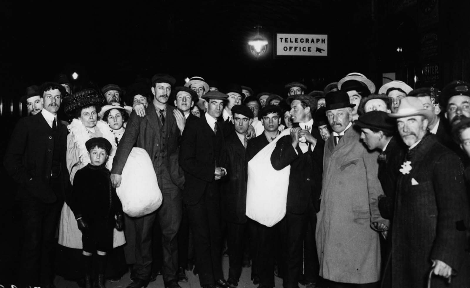 Relatives wait for survivors at Southampton.