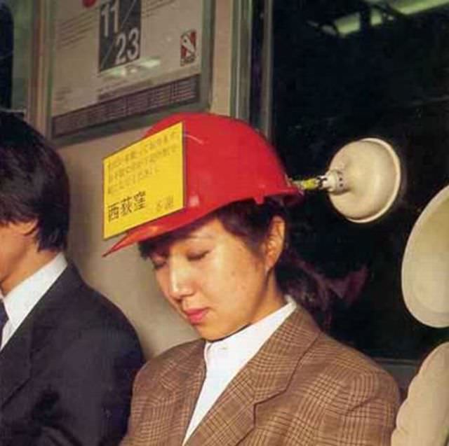 Helmet Holder for Metro Nappers