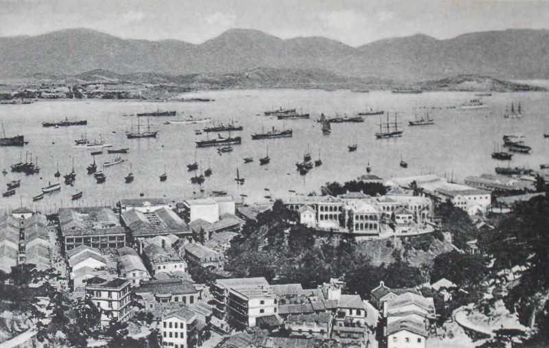 View of the city and harbour between Hong Kong and Kowloon