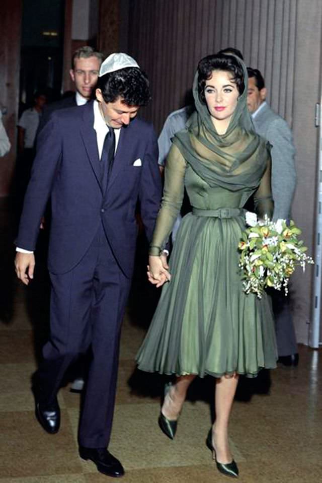 Elizabeth Taylor and Eddie Fisher at their wedding, 1959