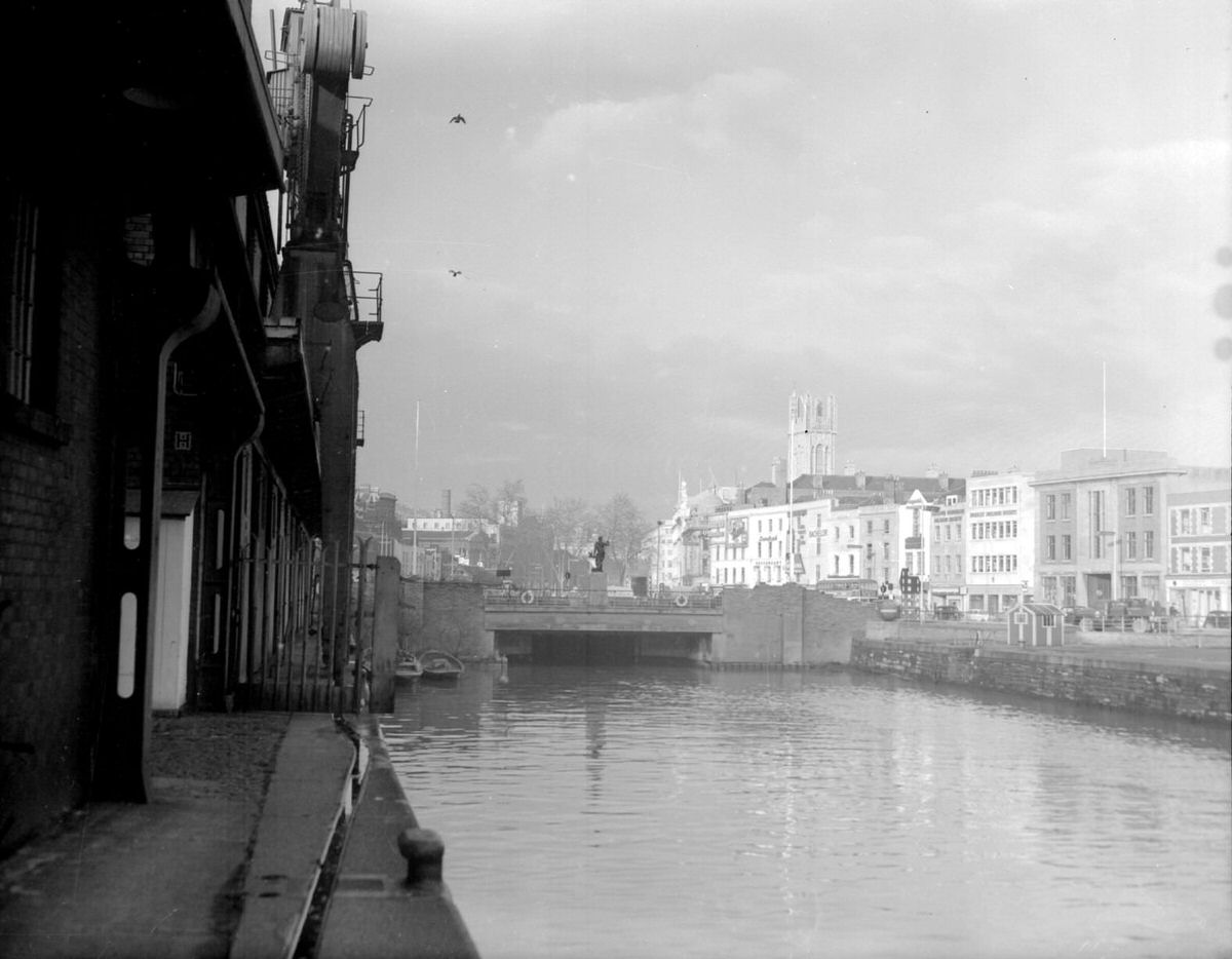 Docks: Narrow Quay 1962