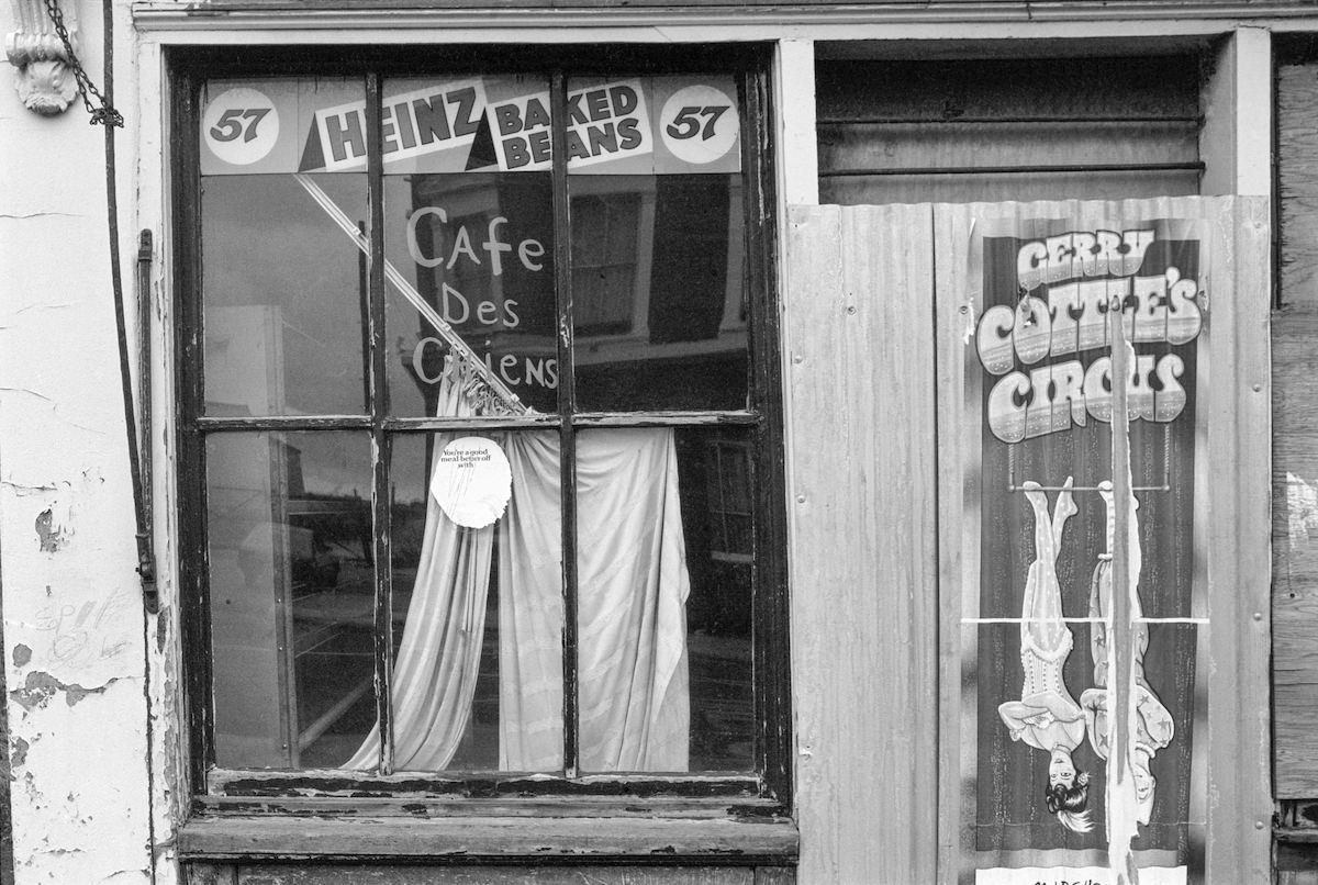 Closed shop, Westferry Road, Isle of Dogs, Tower Hamlets, 1984