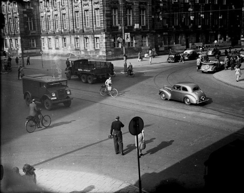 Street scenes of Amsterdam, June 30, 1947