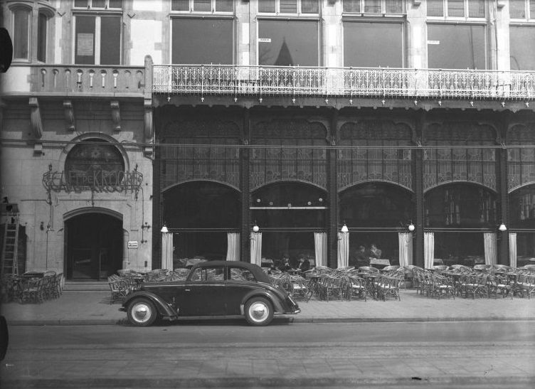 Café de Kroon, Rembrandtplein. Amsterdam, 1946