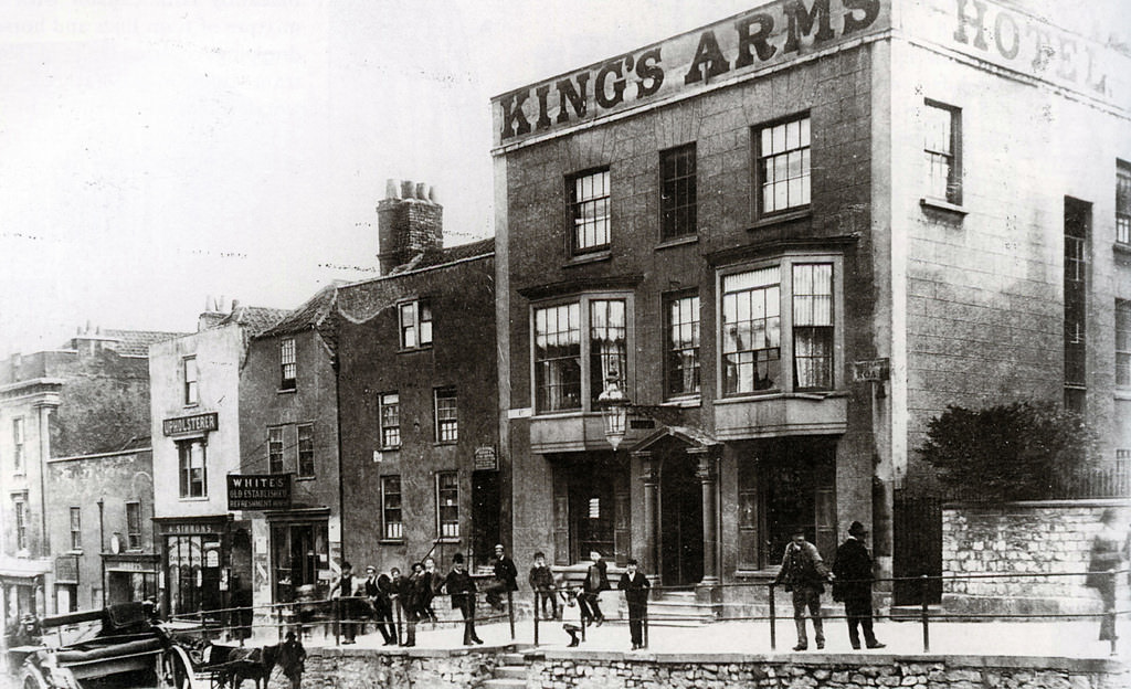 Blackboy Hill and The Kings Arms pub, 1899