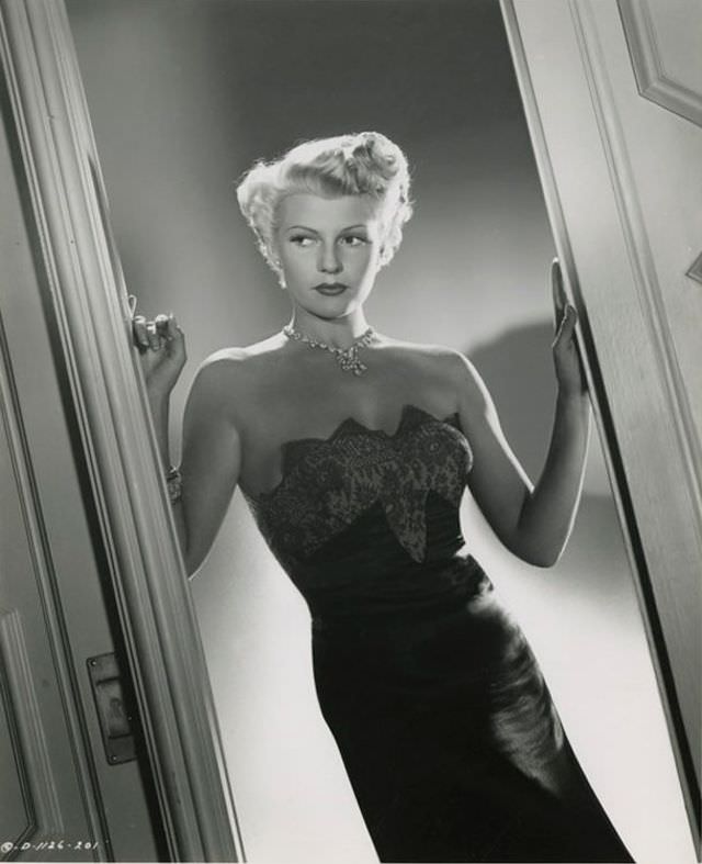 Rita Hayworth by Robert Coburn from “The Lady from Shanghai”, 1947