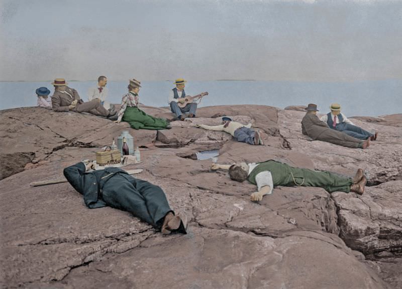 Picnic in the Helsinki archipelago, 1900