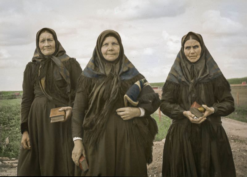 Three ladies from Dagsmark in the Swedish-speaking area of Ostrothnia in Finland, 1935