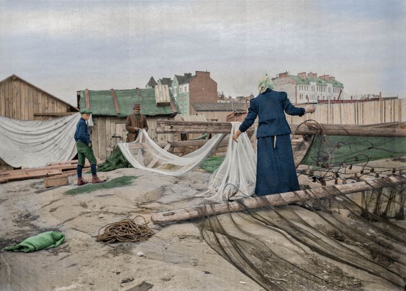 Drying and maintaining fishing nets in Helsinki, 1910s.