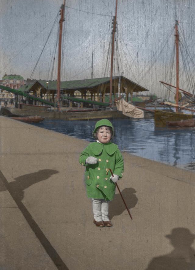 Finnish painter Hugo Simberg photographed his two year old son Tom in Helsinki's Southern Harbour.