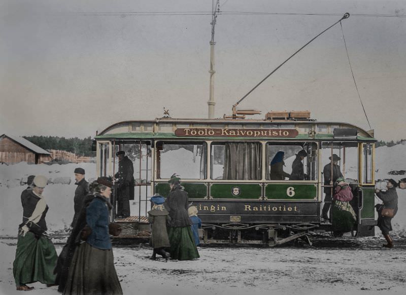 Streetcar in Helsinki, 1930s.